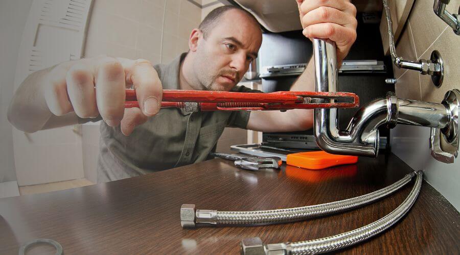 Expert burst pipe repair services in Saltville, VA